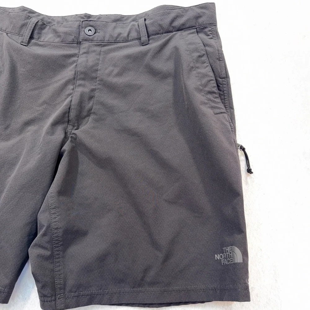 The North Face Men's 38 Shorts Flash Dry Black Zip Pocket Hiking Outdoor Utility